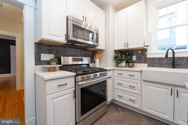 516 N ROCK GLEN RD, Baltimore, MD 21229