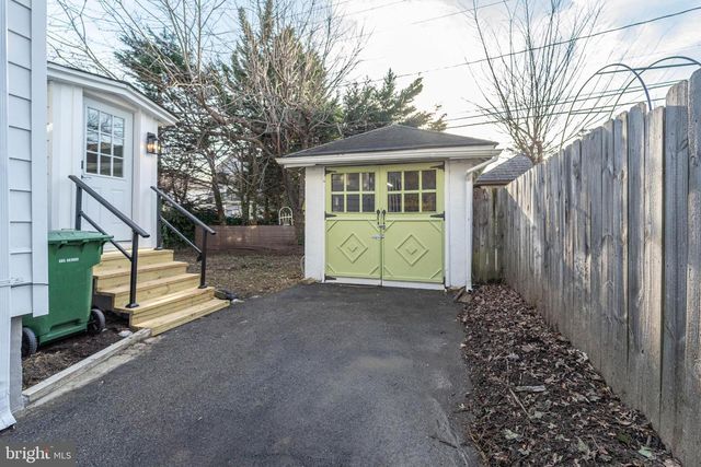 516 N ROCK GLEN RD, Baltimore, MD 21229