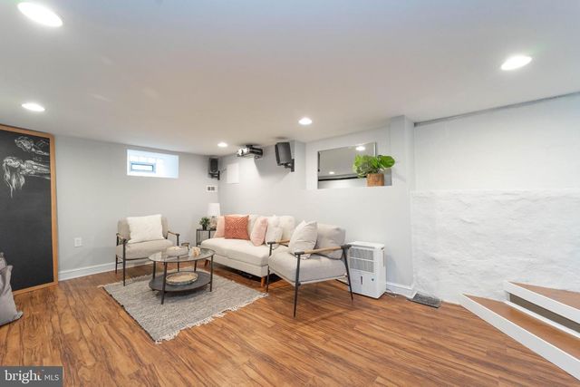 516 N ROCK GLEN RD, Baltimore, MD 21229