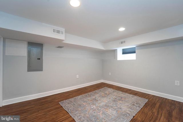 516 N ROCK GLEN RD, Baltimore, MD 21229