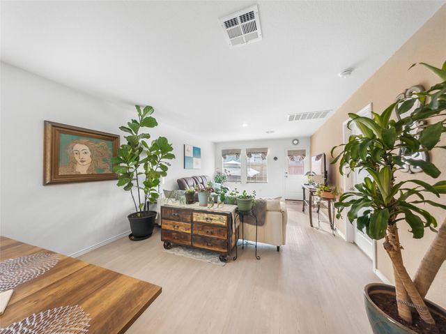 373 Cowpoke DR, Jarrell, TX 76537