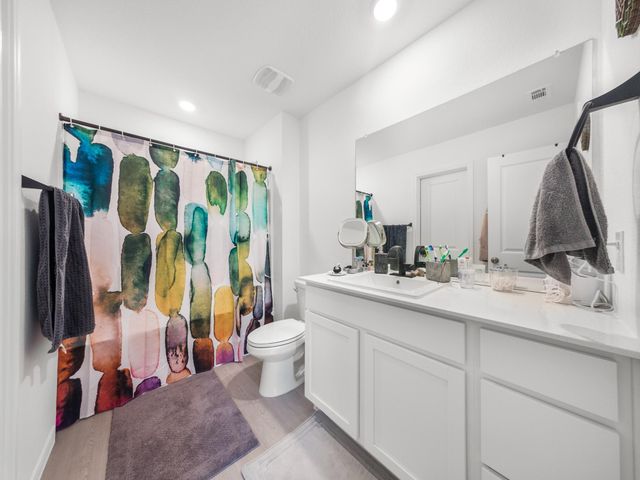 373 Cowpoke DR, Jarrell, TX 76537