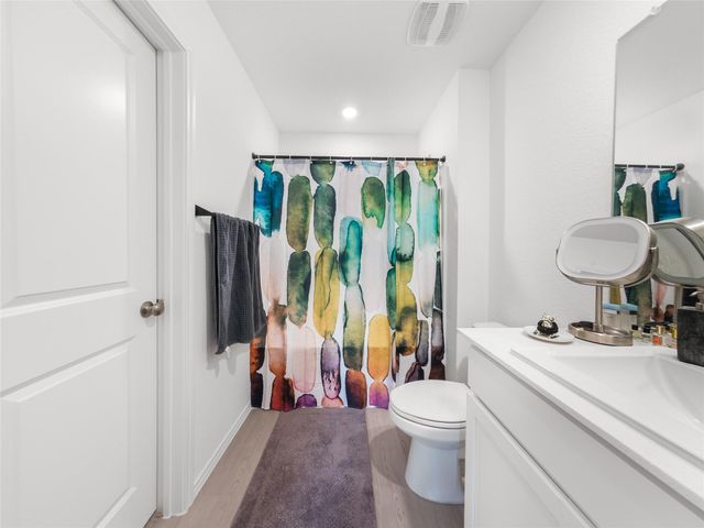 373 Cowpoke DR, Jarrell, TX 76537