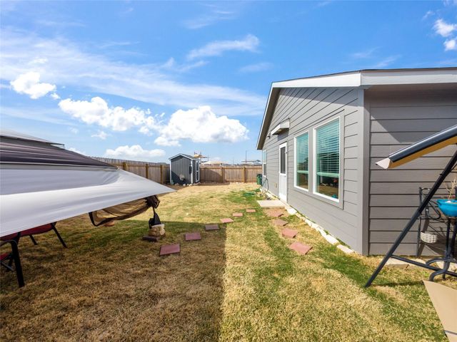 373 Cowpoke DR, Jarrell, TX 76537