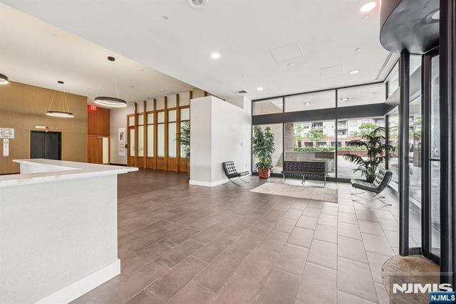 2 Executive Drive 811, Fort Lee, NJ 07024