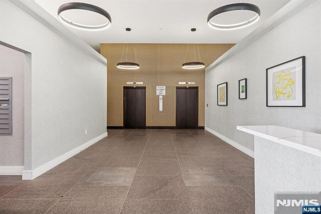 2 Executive Drive 811, Fort Lee, NJ 07024