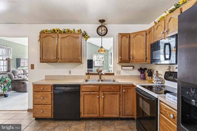 400 S PLUM ST, Mount Joy, PA 17552