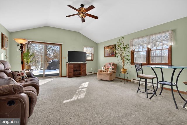 400 S PLUM ST, Mount Joy, PA 17552