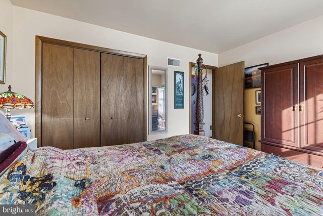 400 S PLUM ST, Mount Joy, PA 17552