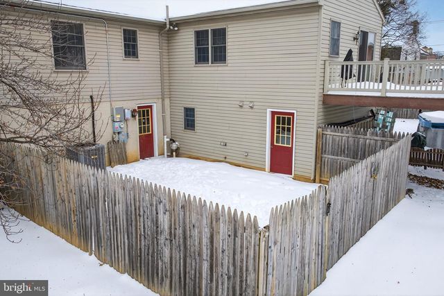 400 S PLUM ST, Mount Joy, PA 17552