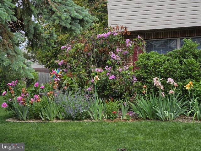 400 S PLUM ST, Mount Joy, PA 17552