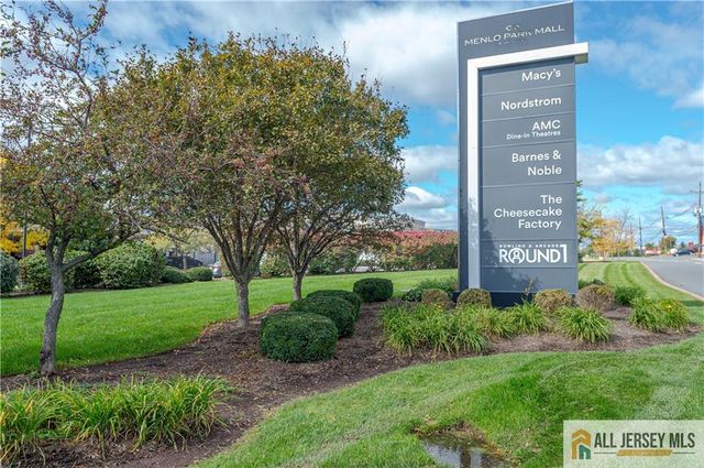 27 Judson Street 15A, Edison, NJ 08837
