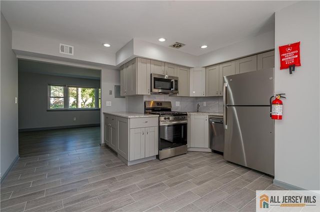 27 Judson Street 15A, Edison, NJ 08837