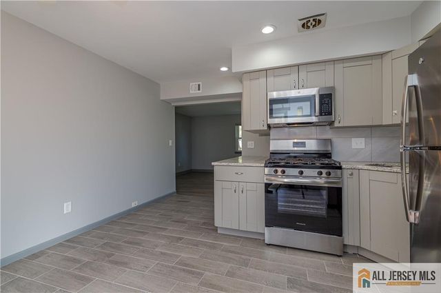 27 Judson Street 15A, Edison, NJ 08837