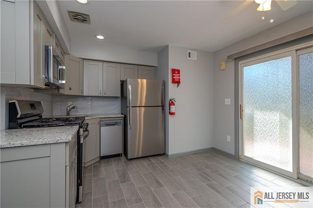 27 Judson Street 15A, Edison, NJ 08837
