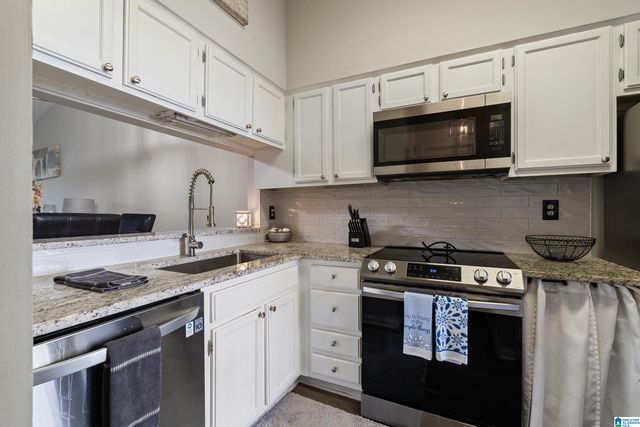 3827 WINDHOVER DRIVE # 3, Vestavia Hills, AL 35216