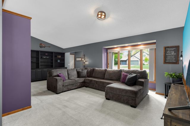 105 Interlachen Road, Burnsville, MN 55306