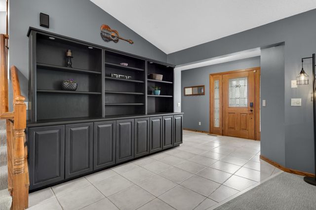 105 Interlachen Road, Burnsville, MN 55306