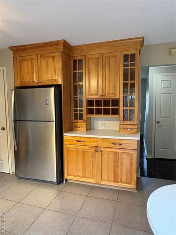 172 Parsons Lane, Rochester Hills, MI 48307