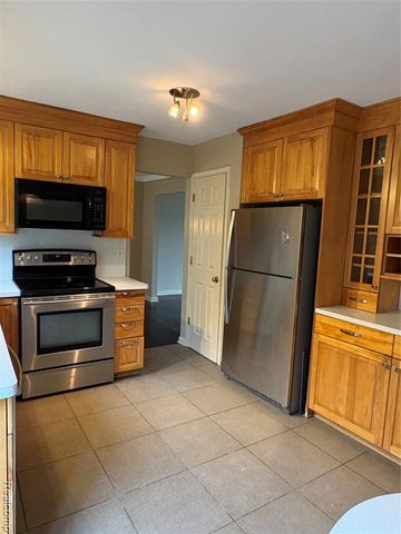 172 Parsons Lane, Rochester Hills, MI 48307