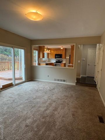 172 Parsons Lane, Rochester Hills, MI 48307