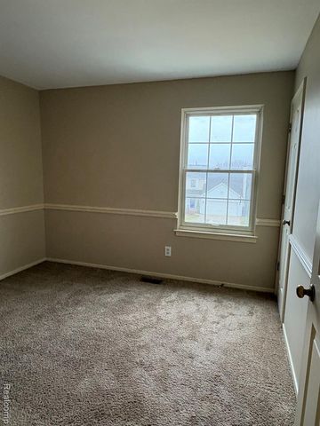 172 Parsons Lane, Rochester Hills, MI 48307