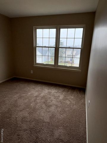 172 Parsons Lane, Rochester Hills, MI 48307