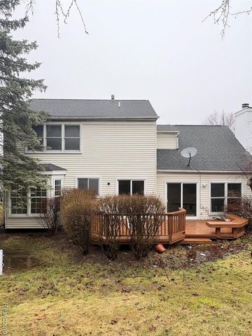 172 Parsons Lane, Rochester Hills, MI 48307