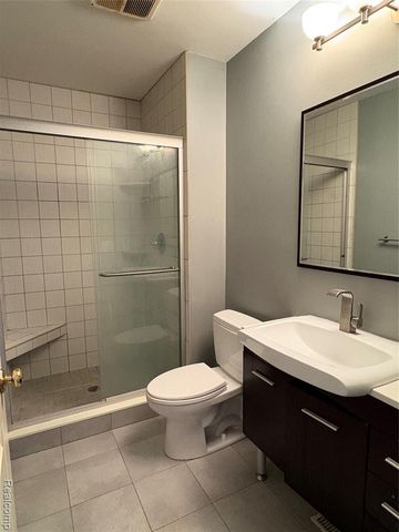 172 Parsons Lane, Rochester Hills, MI 48307