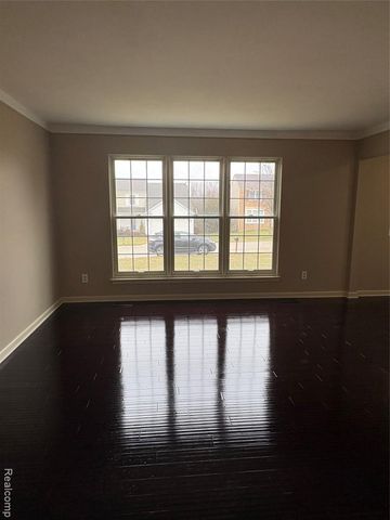 172 Parsons Lane, Rochester Hills, MI 48307