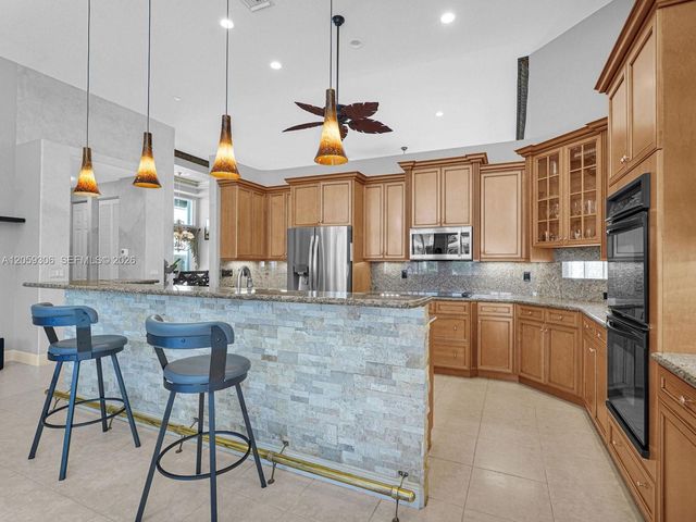 12461 NW 63rd St, Coral Springs, FL 33076