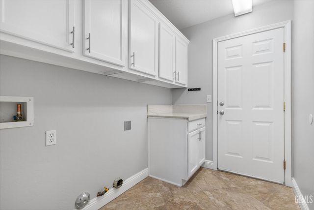 2418 Brazil Avenue, Bakersfield, CA 93313