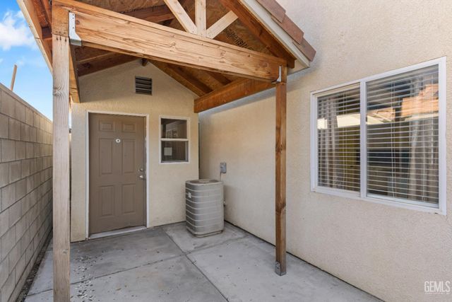 2418 Brazil Avenue, Bakersfield, CA 93313