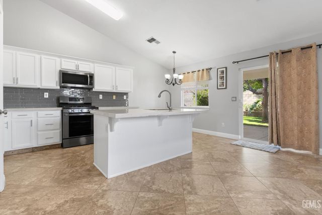 2418 Brazil Avenue, Bakersfield, CA 93313