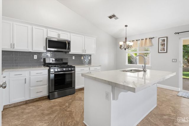 2418 Brazil Avenue, Bakersfield, CA 93313