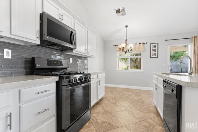 2418 Brazil Avenue, Bakersfield, CA 93313
