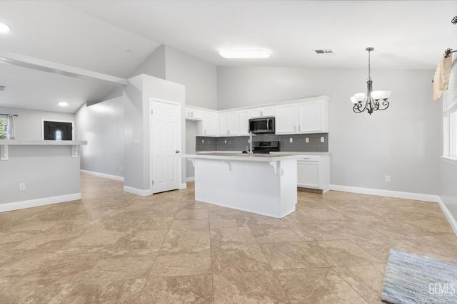 2418 Brazil Avenue, Bakersfield, CA 93313
