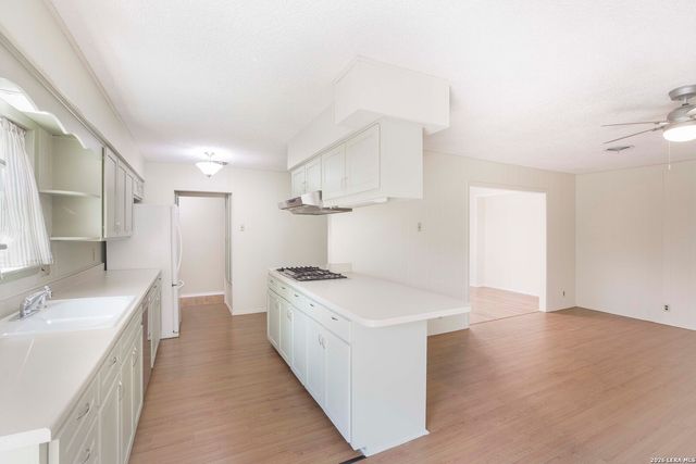 1135 Vanderbilt, San Antonio, TX 78210