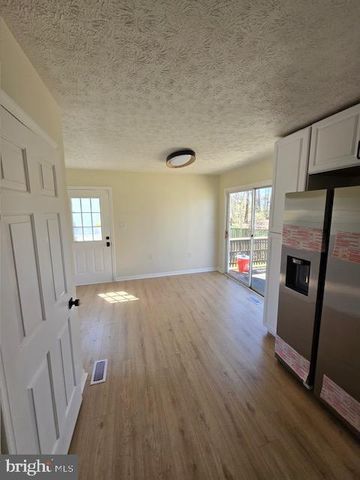 12276 WENDY LN, Waldorf, MD 20601
