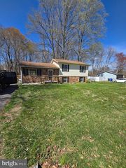 12276 WENDY LN, Waldorf, MD 20601