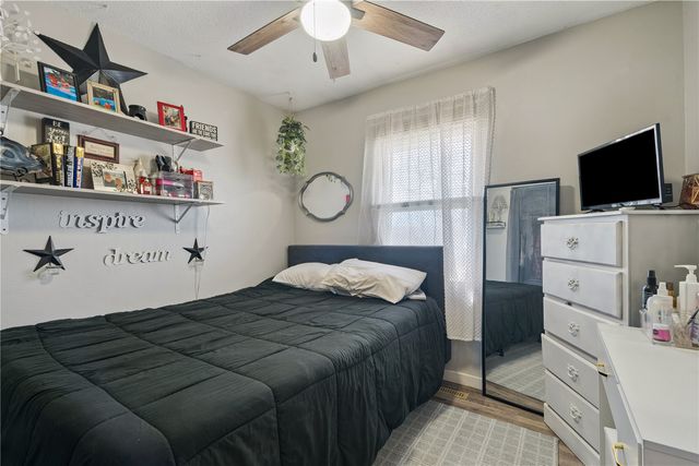 6812 Kelburn Lane NE, Cedar Rapids, IA 52402