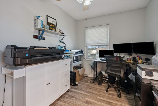 6812 Kelburn Lane NE, Cedar Rapids, IA 52402