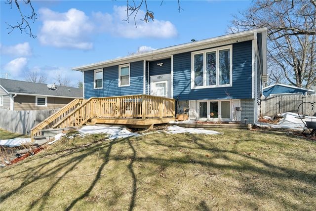 6812 Kelburn Lane NE, Cedar Rapids, IA 52402