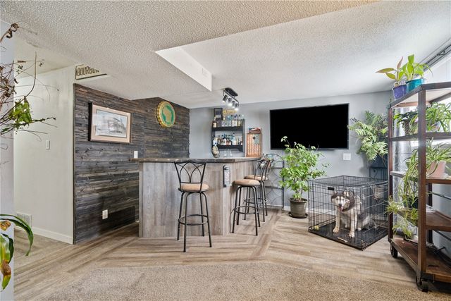 6812 Kelburn Lane NE, Cedar Rapids, IA 52402