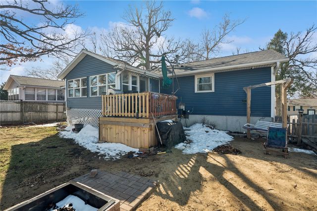 6812 Kelburn Lane NE, Cedar Rapids, IA 52402