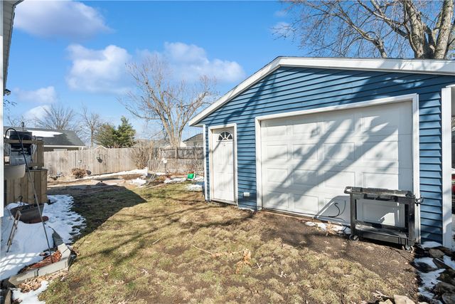 6812 Kelburn Lane NE, Cedar Rapids, IA 52402