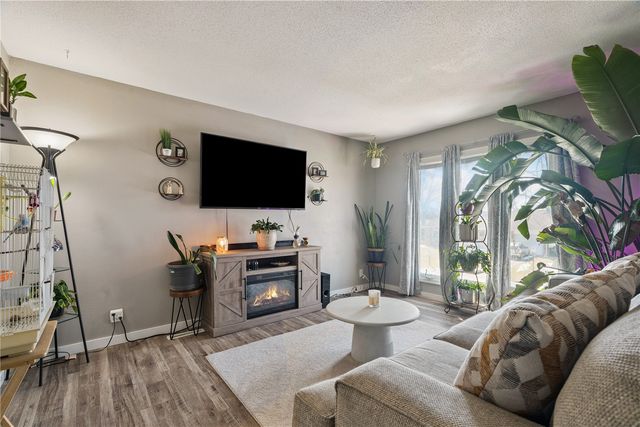 6812 Kelburn Lane NE, Cedar Rapids, IA 52402