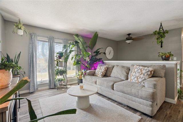 6812 Kelburn Lane NE, Cedar Rapids, IA 52402