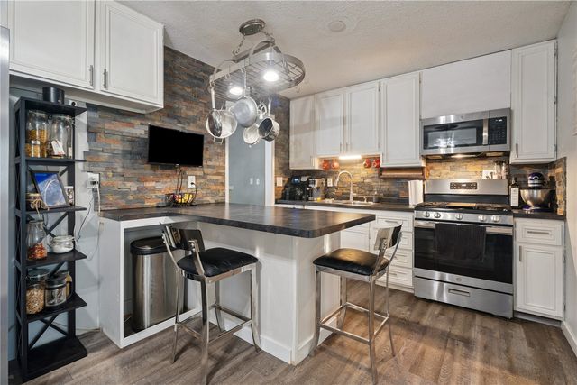 6812 Kelburn Lane NE, Cedar Rapids, IA 52402