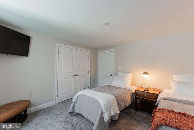 425 E DELP RD, Lancaster, PA 17601